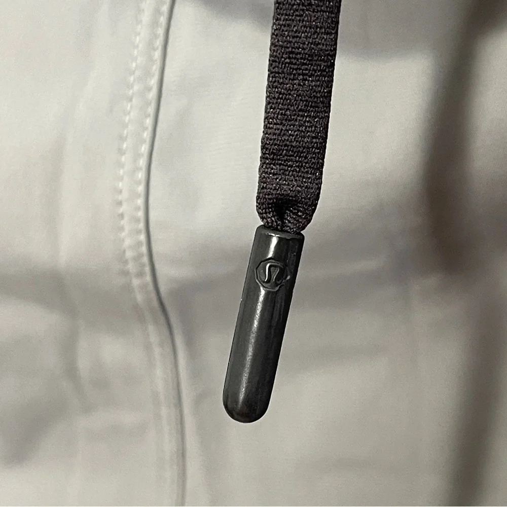 Lululemon Assert Athletic Shorts Linerless Gray Black Drawstring Closure Pockets